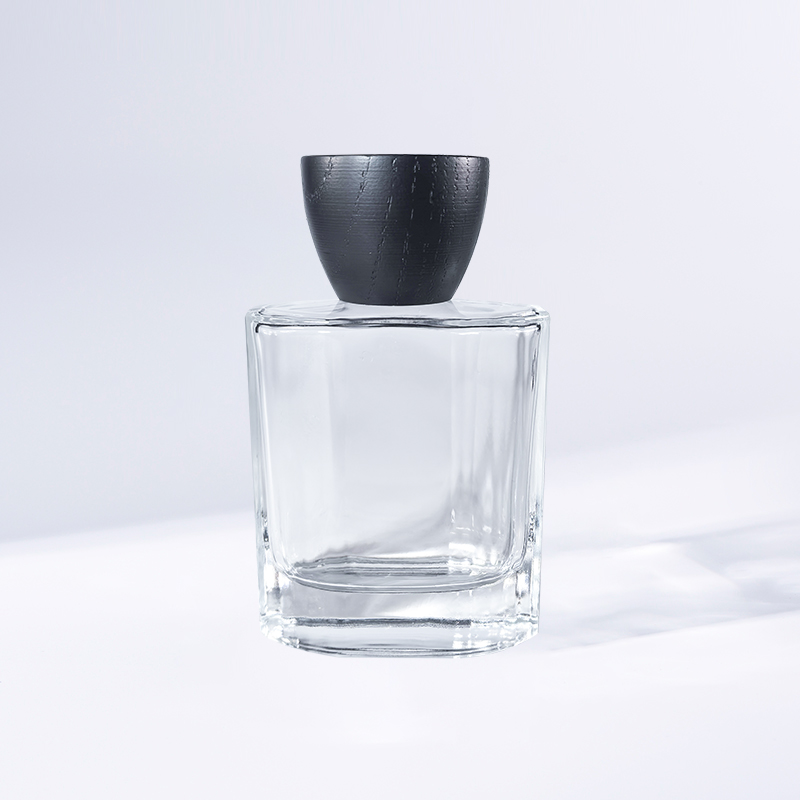 Bottiglia di profumo AN64 da 82 ml